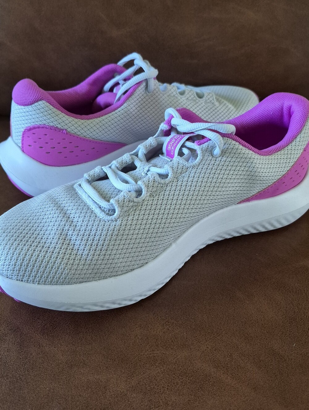 Under Armour Womens Charged Surge 4 Running Shoes Lightweight Breathable Cushion - Picture 3 of 11